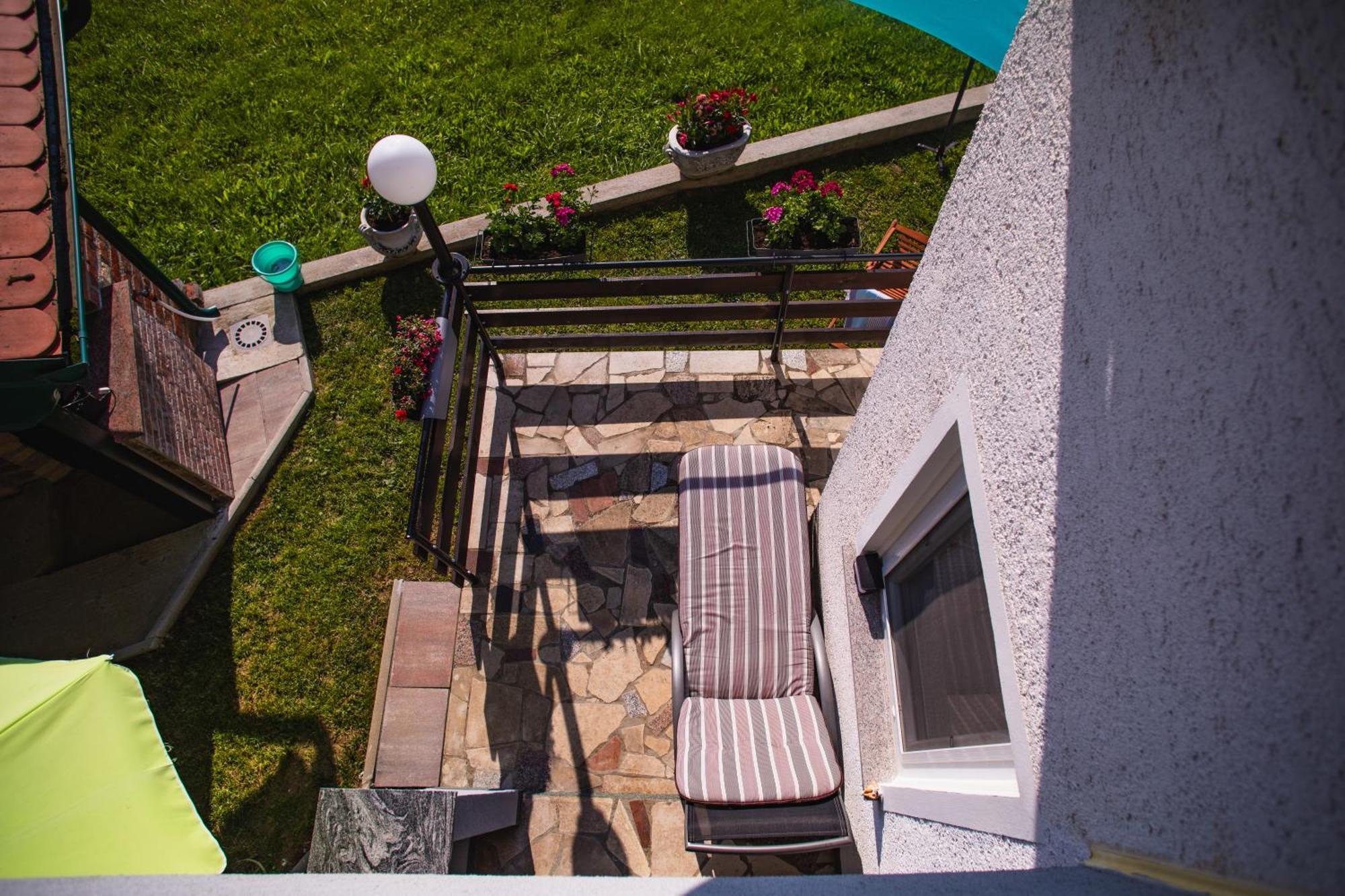 Appartement Kuca Za Odmor Jurino Gnijezdo à Jarki Horvaticevi Extérieur photo